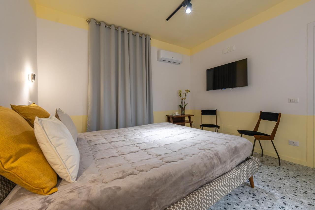 Teatro Toledo 272 Bed & Breakfast Naples Exterior photo
